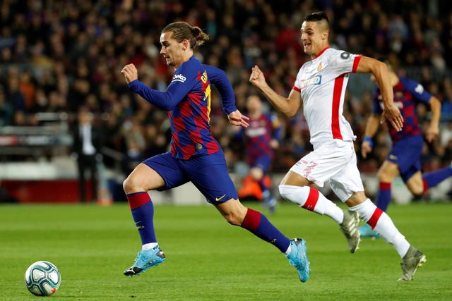 媒体人：新疆球员刘懿霆在体测中膝盖受伤